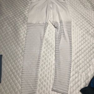 white leggings with detail